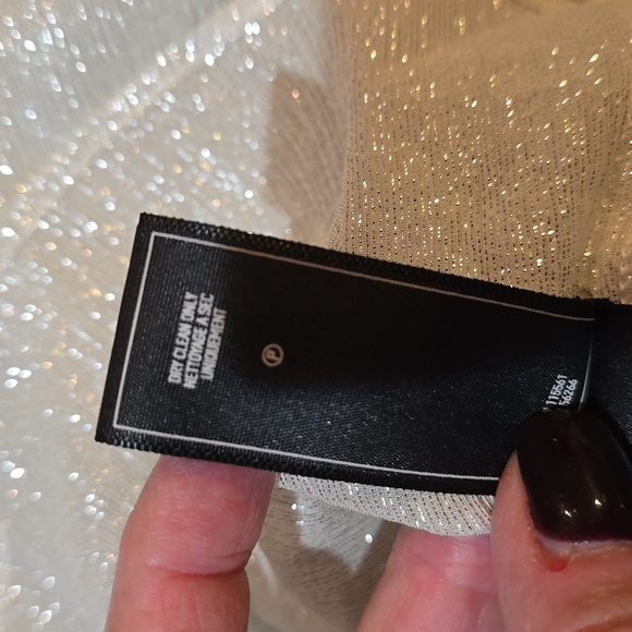 Seven for All Mankind silver metallic v-neck blouse size L with 3 button cuff - Picture 5 of 5